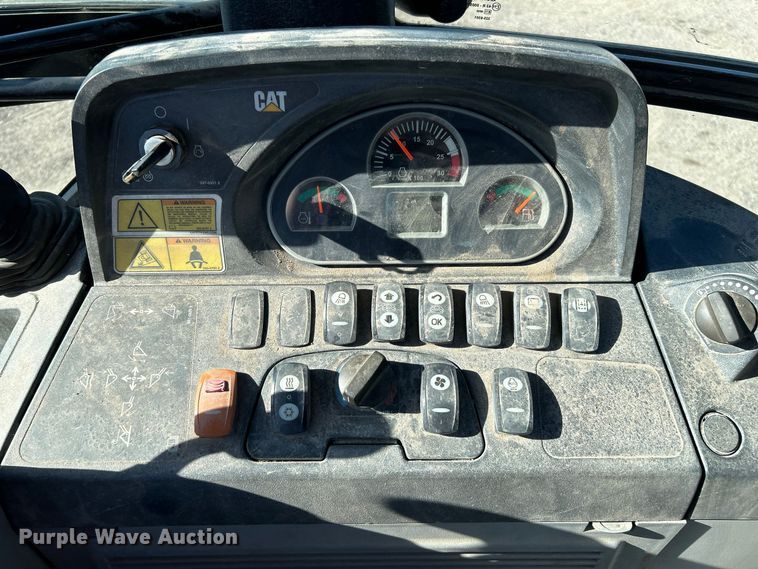 image for item FK3890 2015 Caterpillar 420F backhoe