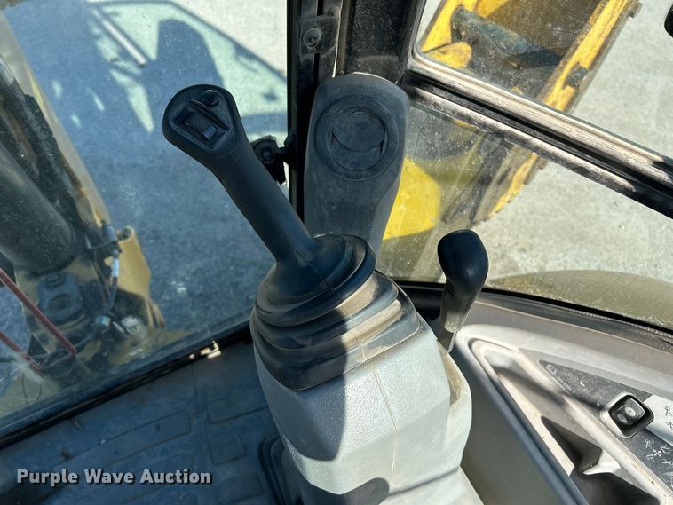 image for item FK3890 2015 Caterpillar 420F backhoe
