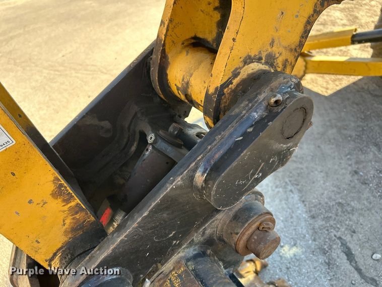 image for item FK3890 2015 Caterpillar 420F backhoe