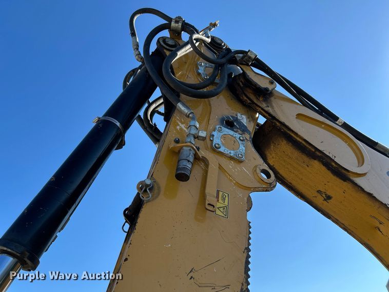 image for item FK3890 2015 Caterpillar 420F backhoe