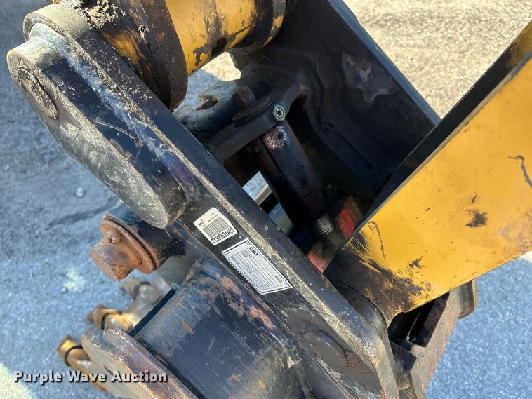 image for item FK3890 2015 Caterpillar 420F backhoe