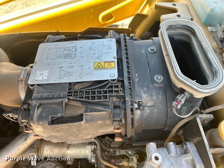image for item FK3890 2015 Caterpillar 420F backhoe