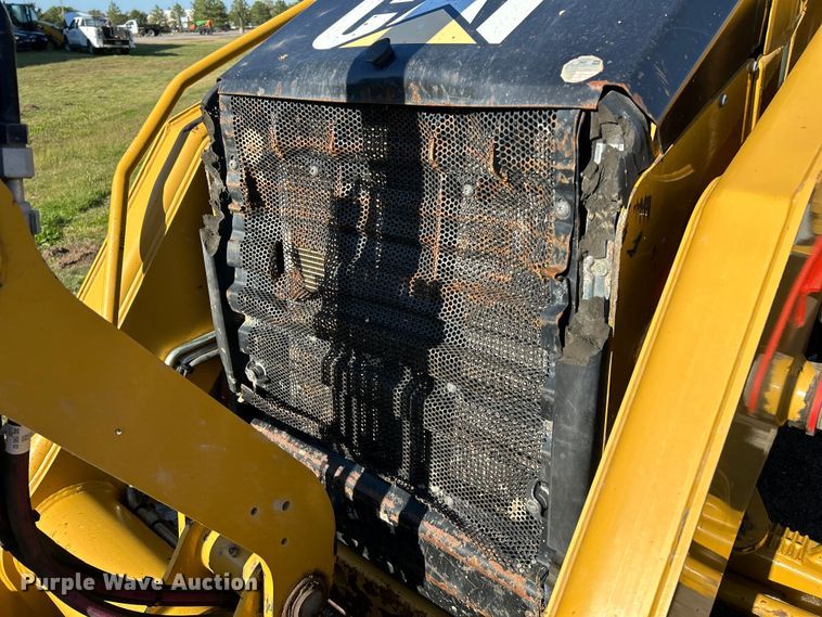 image for item FK3891 2015 Caterpillar 420F backhoe