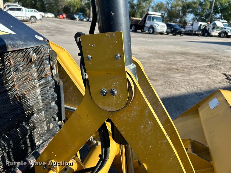 image for item FK3891 2015 Caterpillar 420F backhoe