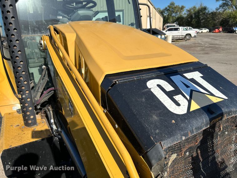 image for item FK3891 2015 Caterpillar 420F backhoe