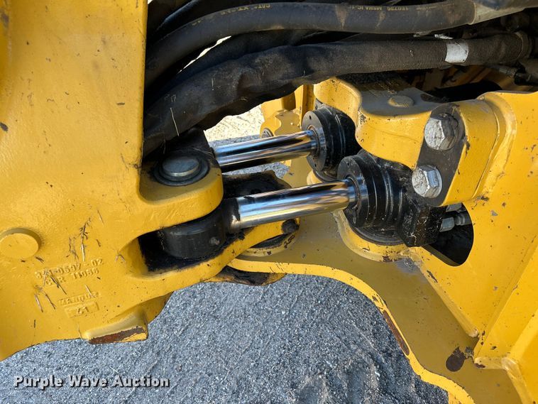 image for item FK3891 2015 Caterpillar 420F backhoe