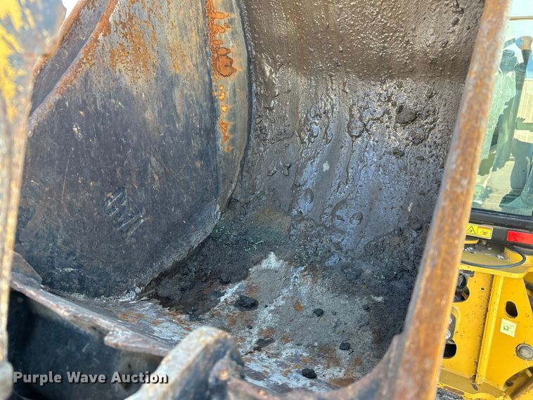 image for item FK3891 2015 Caterpillar 420F backhoe