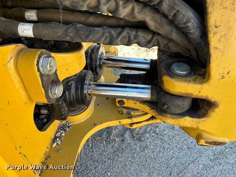 image for item FK3891 2015 Caterpillar 420F backhoe