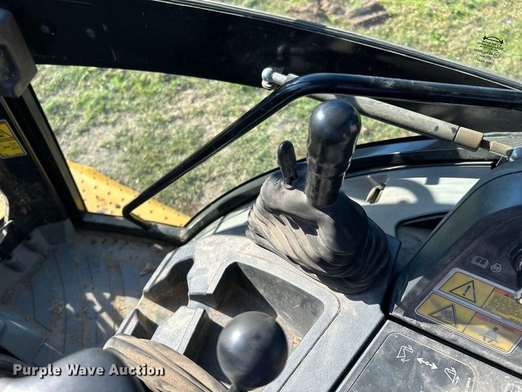 image for item FK3891 2015 Caterpillar 420F backhoe