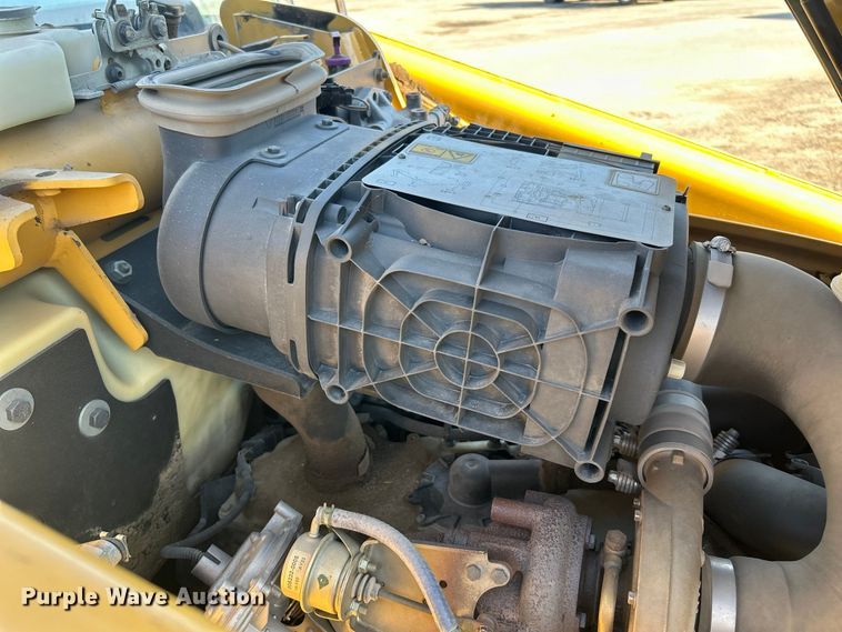 image for item FK3891 2015 Caterpillar 420F backhoe