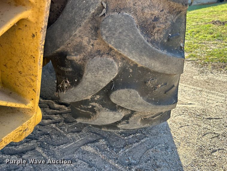 image for item FK3891 2015 Caterpillar 420F backhoe