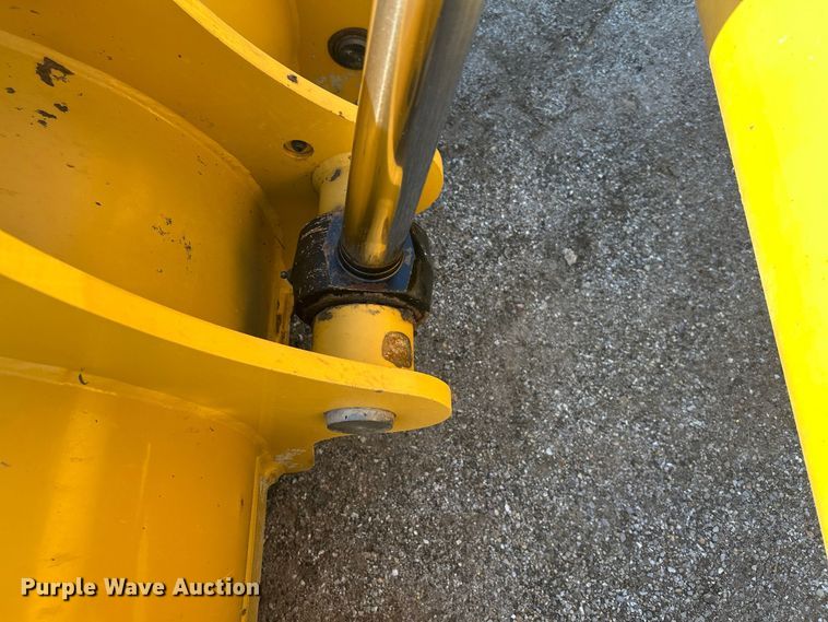 image for item FK3892 2015 Caterpillar 420F backhoe