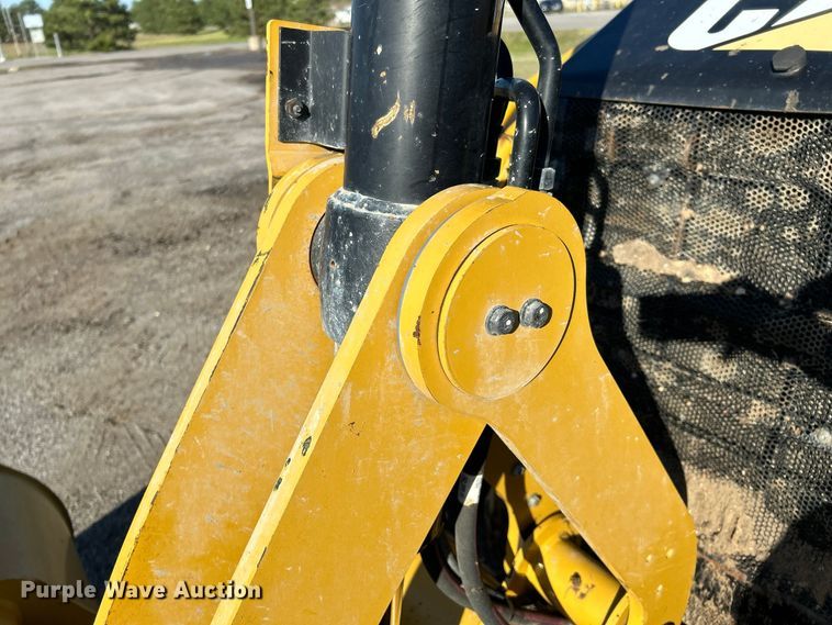 image for item FK3892 2015 Caterpillar 420F backhoe