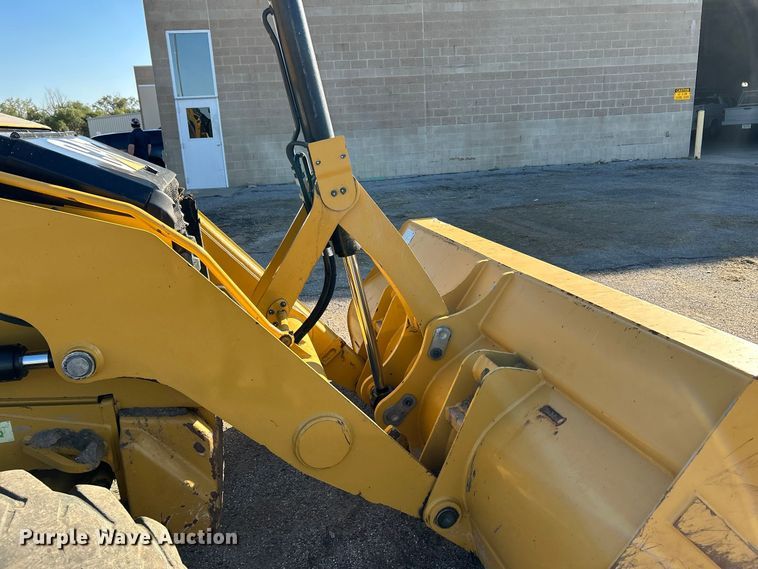 image for item FK3892 2015 Caterpillar 420F backhoe