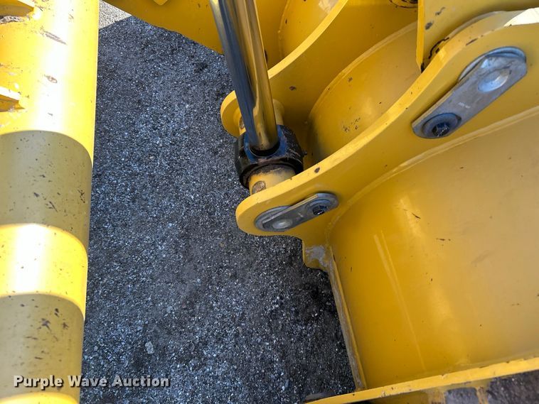 image for item FK3892 2015 Caterpillar 420F backhoe