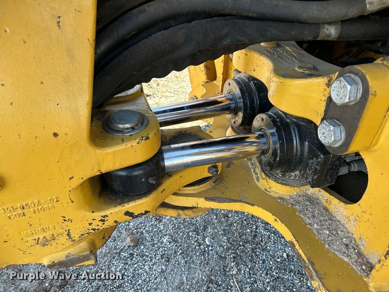 image for item FK3892 2015 Caterpillar 420F backhoe