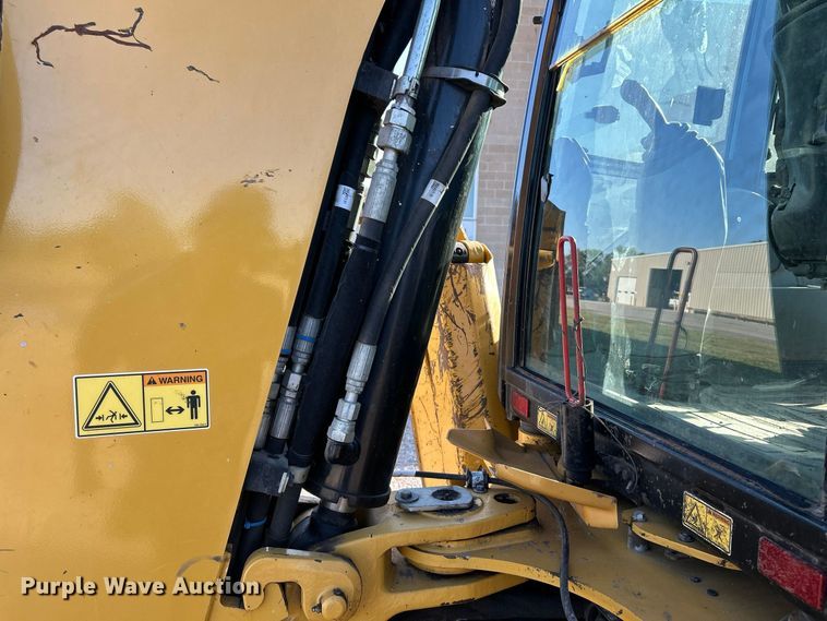 image for item FK3892 2015 Caterpillar 420F backhoe
