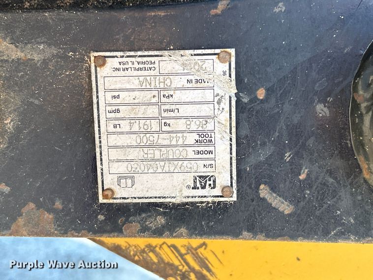 image for item FK3892 2015 Caterpillar 420F backhoe
