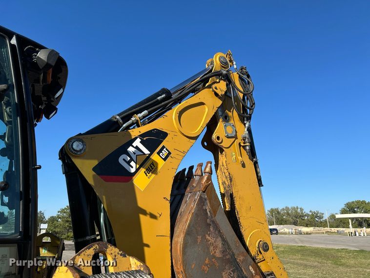image for item FK3892 2015 Caterpillar 420F backhoe