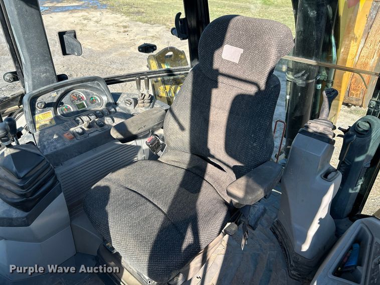 image for item FK3892 2015 Caterpillar 420F backhoe