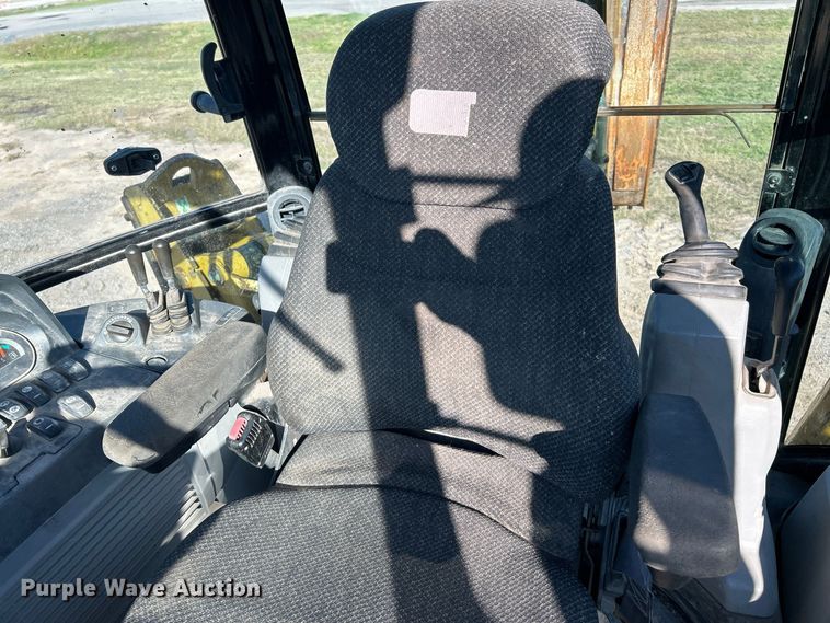 image for item FK3892 2015 Caterpillar 420F backhoe
