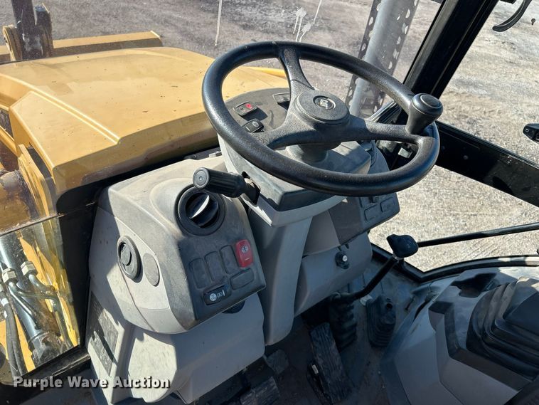 image for item FK3892 2015 Caterpillar 420F backhoe