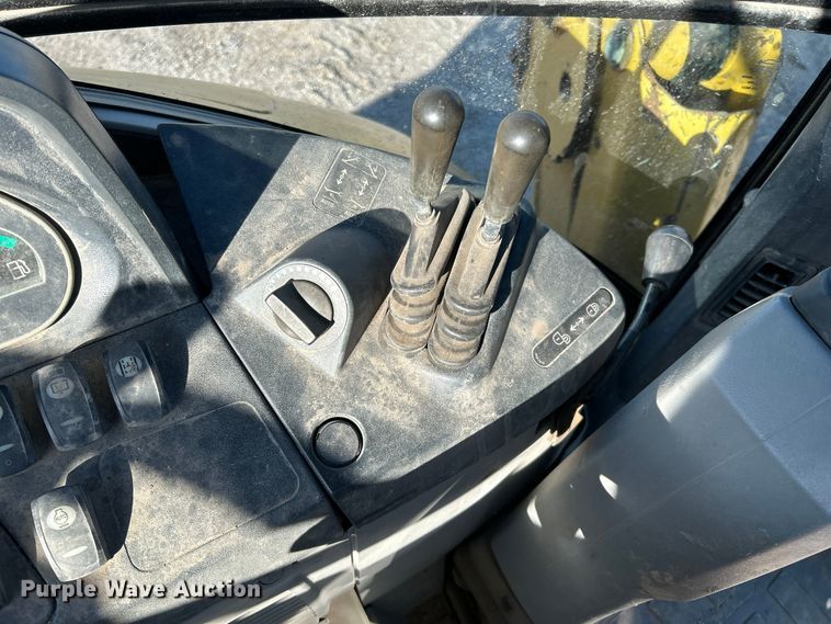 image for item FK3892 2015 Caterpillar 420F backhoe