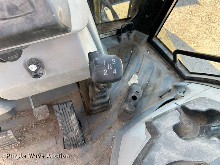 image for item FK3892 2015 Caterpillar 420F backhoe