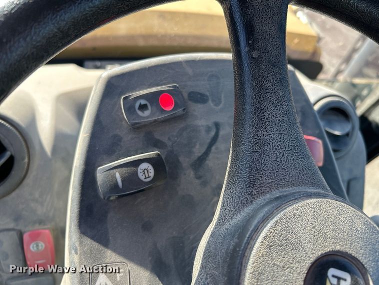 image for item FK3892 2015 Caterpillar 420F backhoe