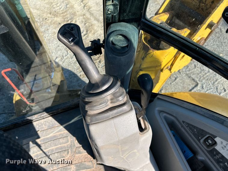 image for item FK3892 2015 Caterpillar 420F backhoe