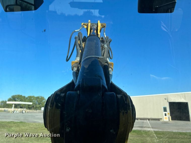 image for item FK3892 2015 Caterpillar 420F backhoe