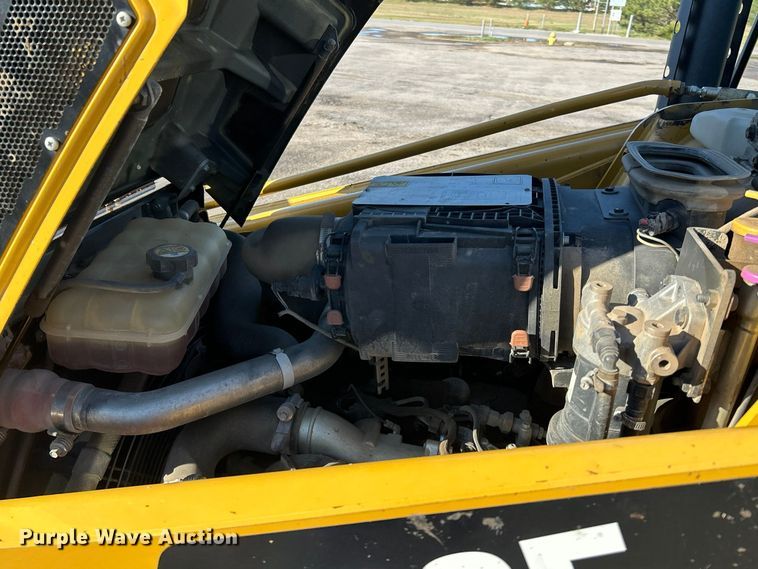 image for item FK3892 2015 Caterpillar 420F backhoe