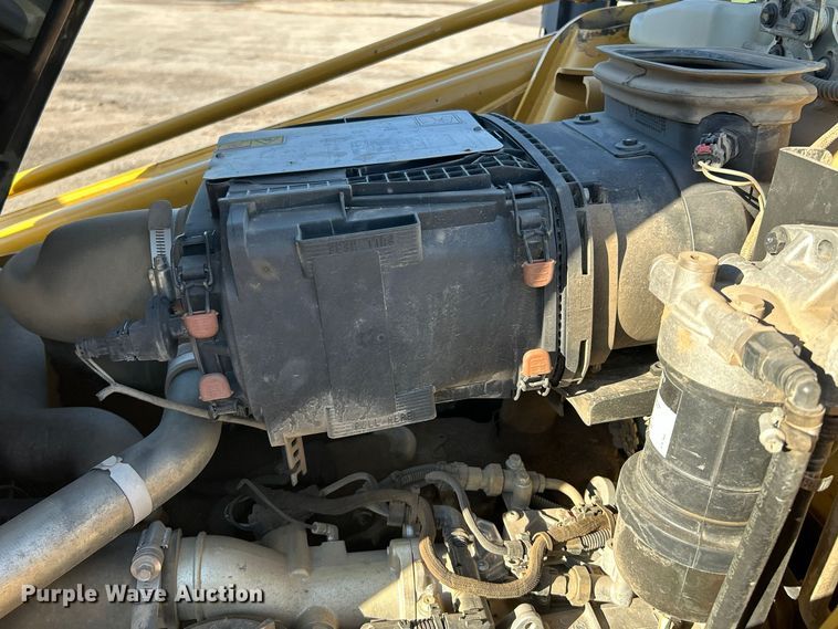 image for item FK3892 2015 Caterpillar 420F backhoe