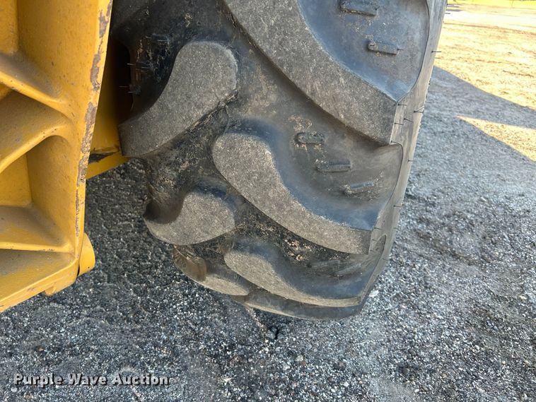 image for item FK3892 2015 Caterpillar 420F backhoe