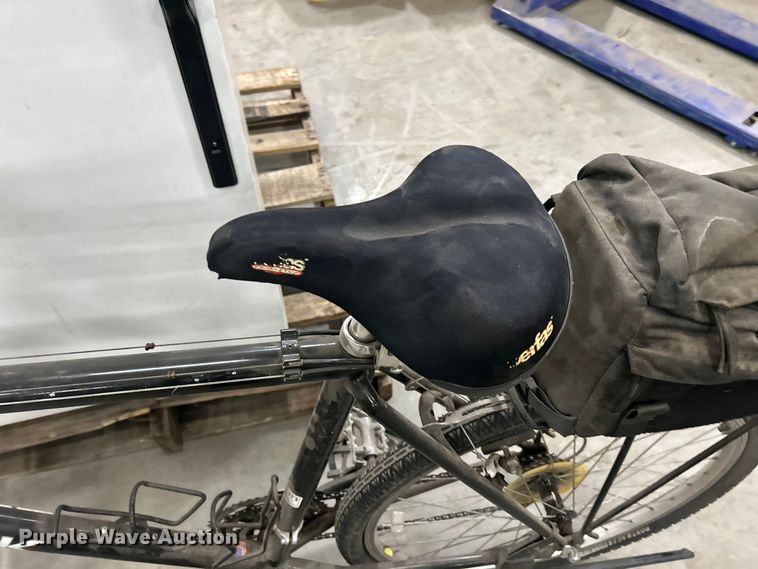 image for item FK3893 Trek mountain bike