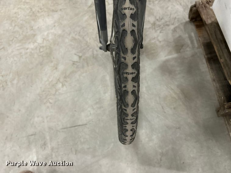 image for item FK3895 Trek 3900 mountain bike
