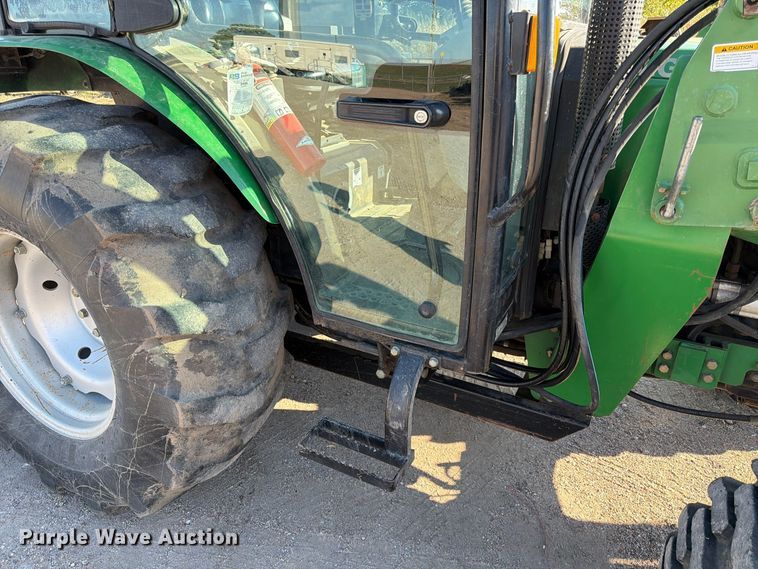 image for item FK3906 2007 Montana  LG5740C  MFWD tractor