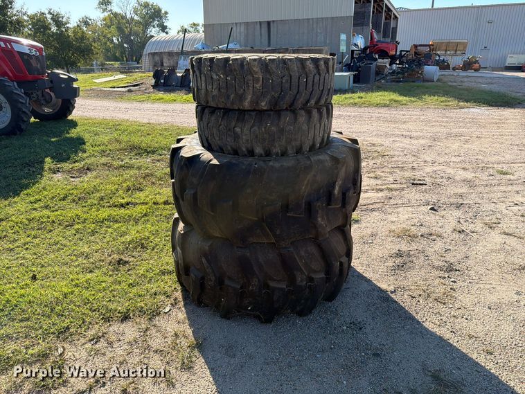 image for item FK3906 2007 Montana  LG5740C  MFWD tractor