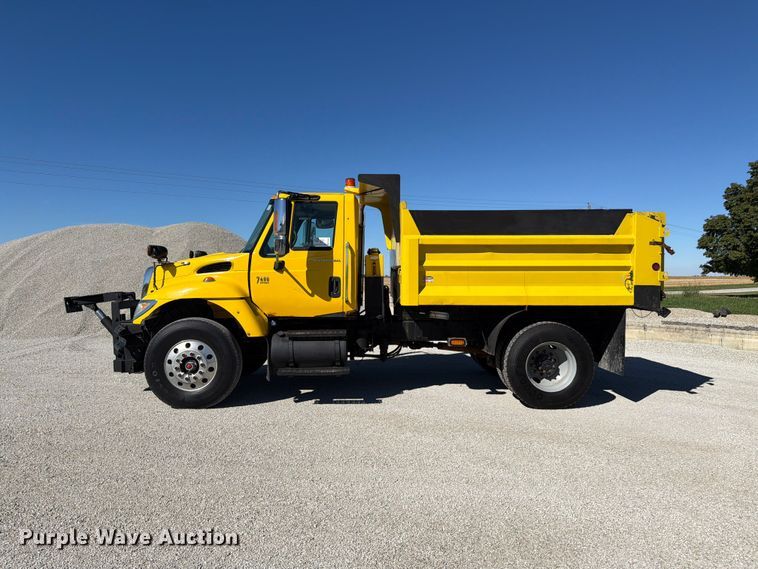 image for item FK4201 2006 International 7400 dump truck