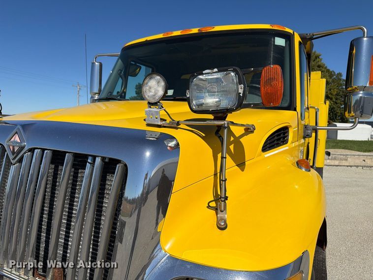 image for item FK4201 2006 International 7400 dump truck