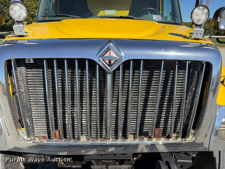 image for item FK4201 2006 International 7400 dump truck