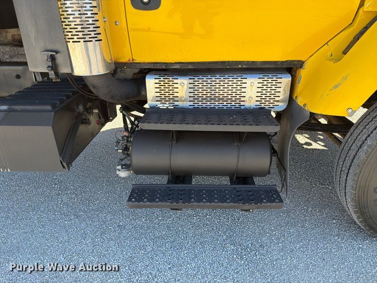 image for item FK4201 2006 International 7400 dump truck