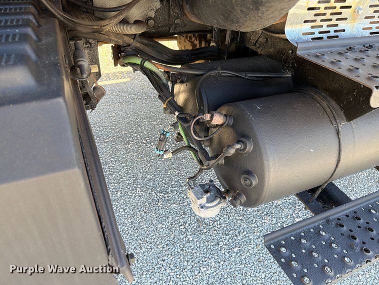 image for item FK4201 2006 International 7400 dump truck