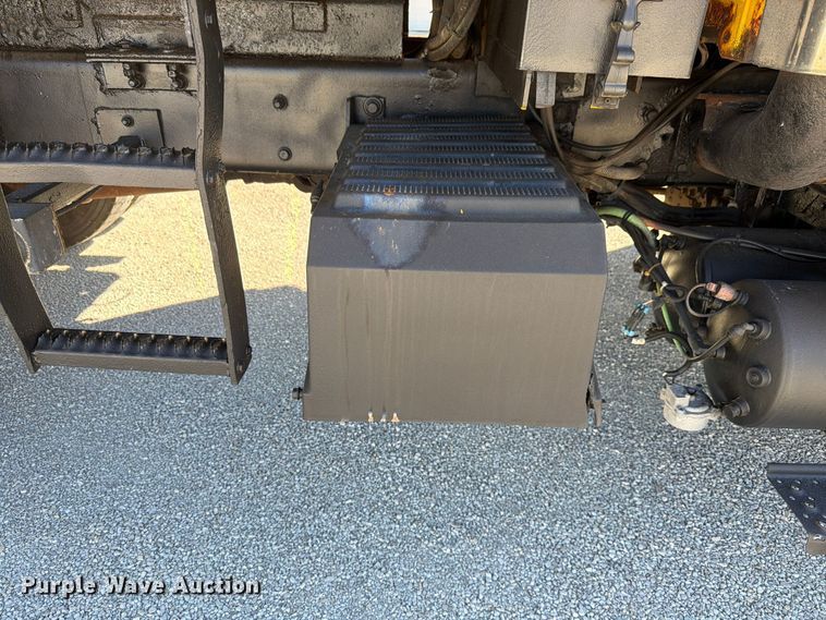 image for item FK4201 2006 International 7400 dump truck