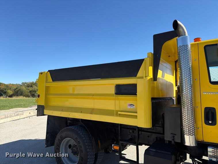 image for item FK4201 2006 International 7400 dump truck