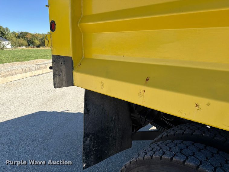 image for item FK4201 2006 International 7400 dump truck