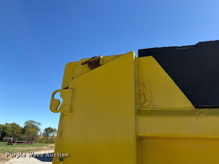image for item FK4201 2006 International 7400 dump truck