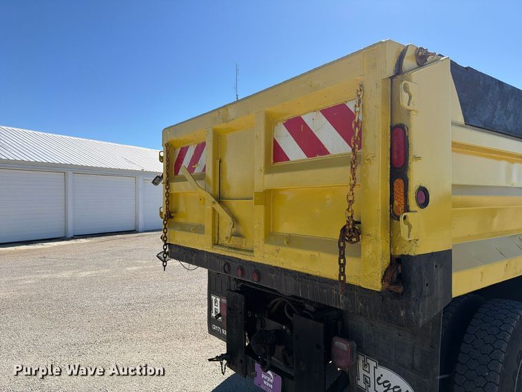 image for item FK4201 2006 International 7400 dump truck