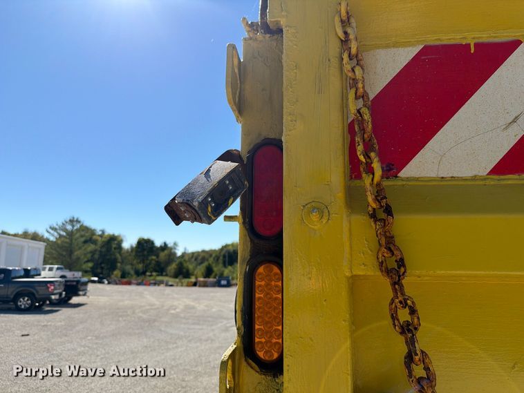 image for item FK4201 2006 International 7400 dump truck