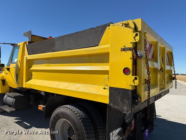 image for item FK4201 2006 International 7400 dump truck